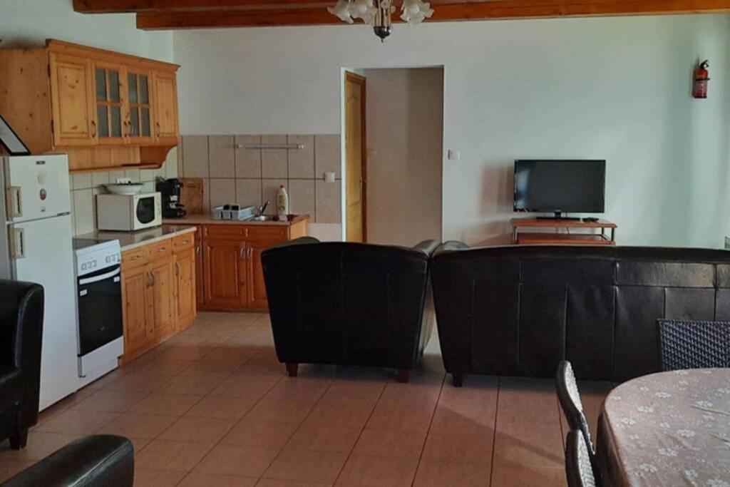 Villa Andrea Nyaralohaz à Kovagoors Extérieur photo